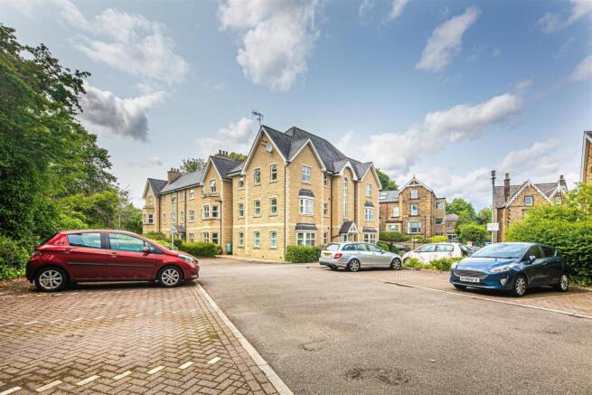 2 bed Flat for sale Image 12