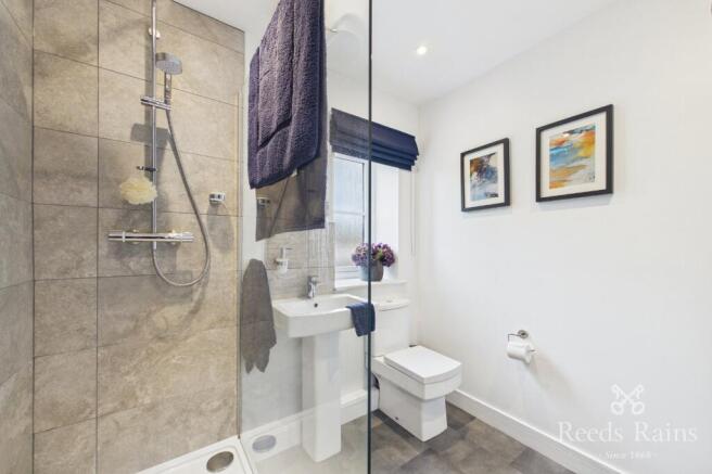 2 bed Apartment for sale Image 4
