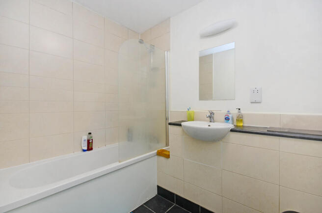 2 bed Flat to rent Image 6