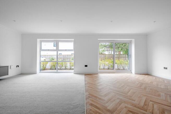 2 bed Flat to rent Image 5