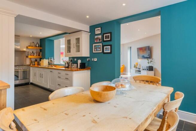 kitchen 5.jpg
