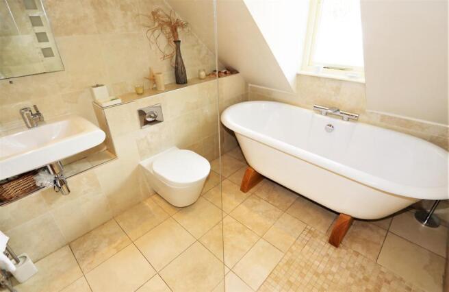 FOUR PIECE BATHROOM