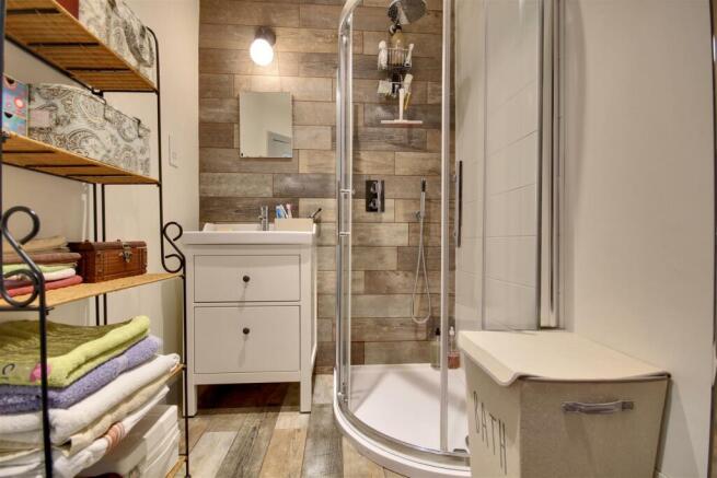 Ensuite.jpg