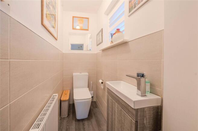 4 bed Link Detached House for sale Image 12