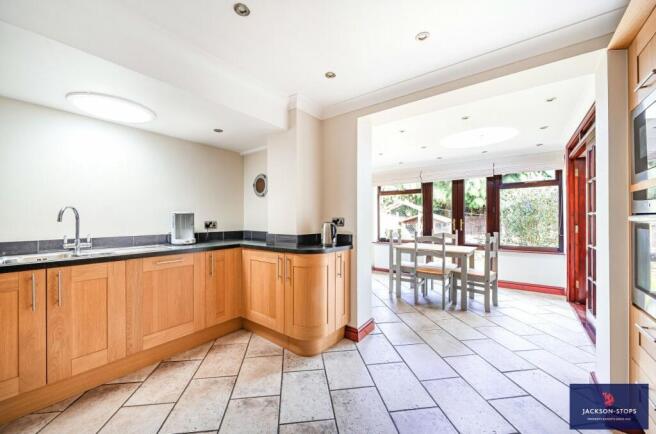 Kitchen Dining Area