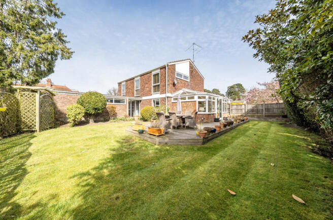 1429792-8-69bd502...