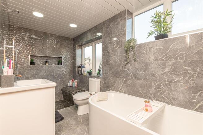 39 - 23 Queens Drive S75 2QQ.jpg