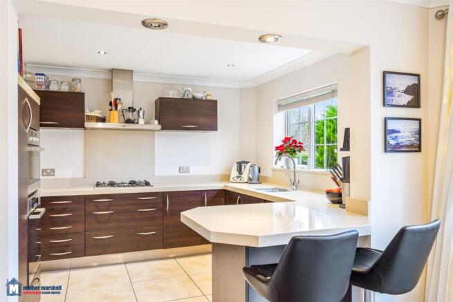 Breakfast Bar Area in Kitchen