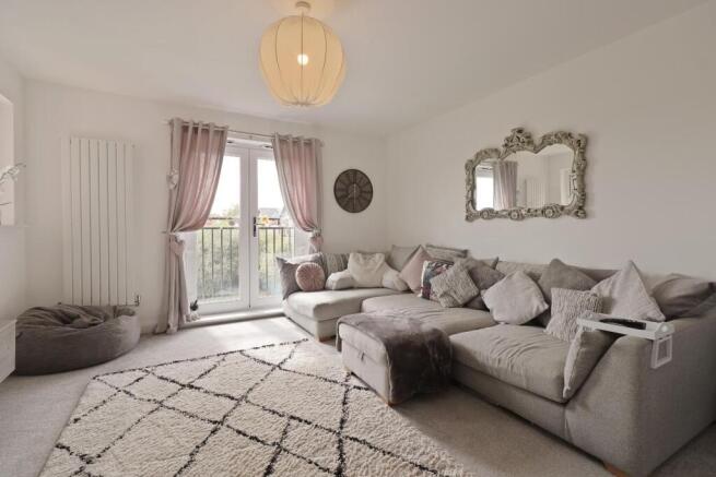 2 bed Flat for sale Image 5