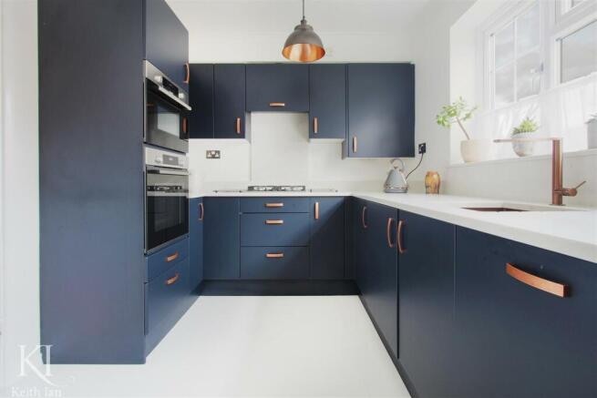 kitchen 2.jpg