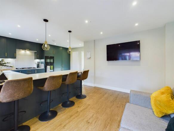 Kitchen/Breakfast Room
