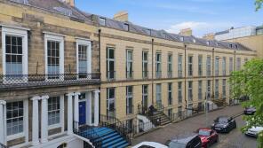 19, Hopetoun Crescent, Broughton, Edinburgh EH7 4AY