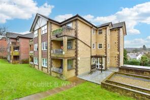 Flat 35, Waterslade, Elm Road, Redhill RH1 6AS