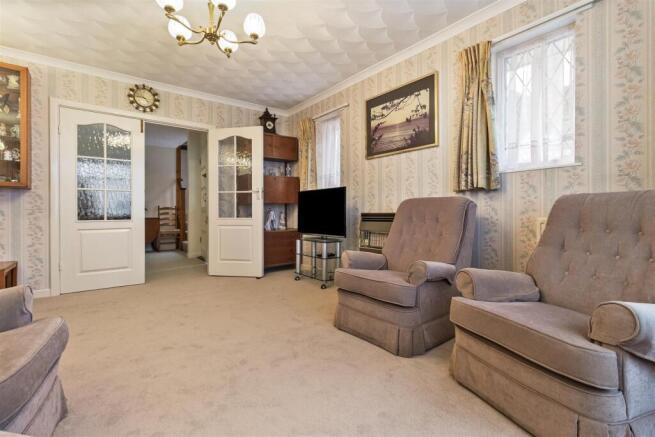 227 Goring Way-006.jpg