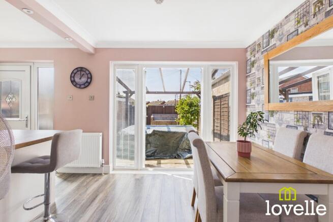 3 bed Semi-Detached for sale Image 7