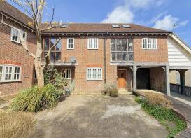 3, Peerland Mews, High Street, Uckfield TN22 1EH