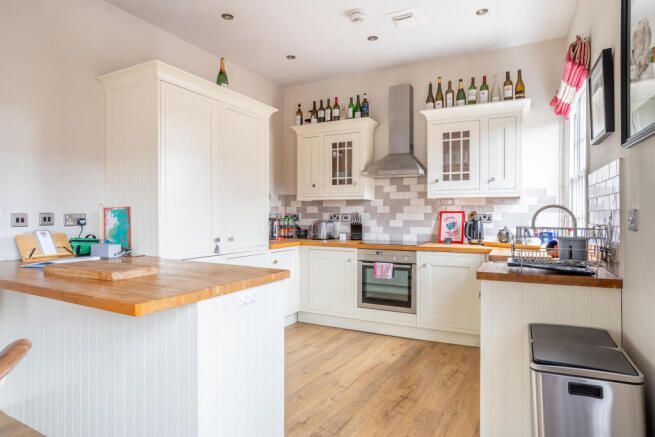 2 bed Apartment for sale Image 7