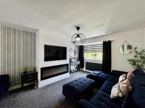 3 bed Semi-Detached for sale Image 6