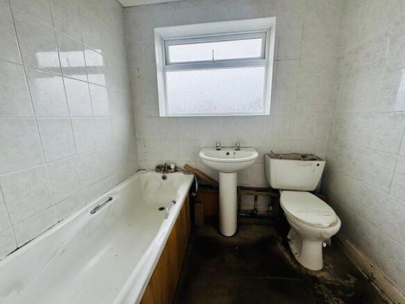 3 bed Semi-Detached for sale Image 9