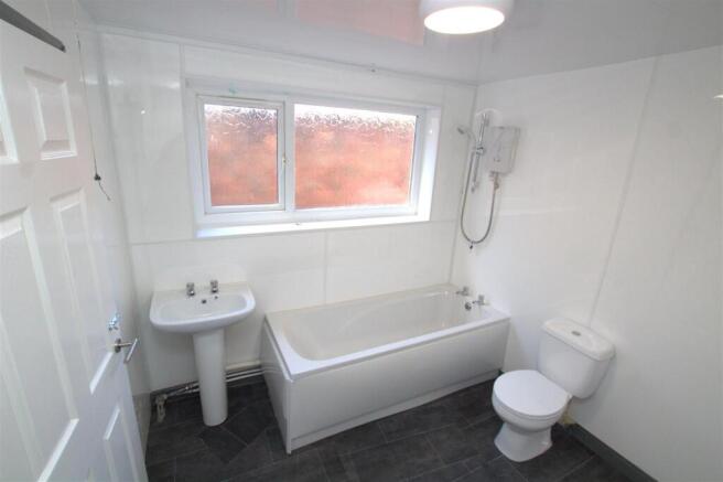 BATHROOM ANGLE 1.jpg