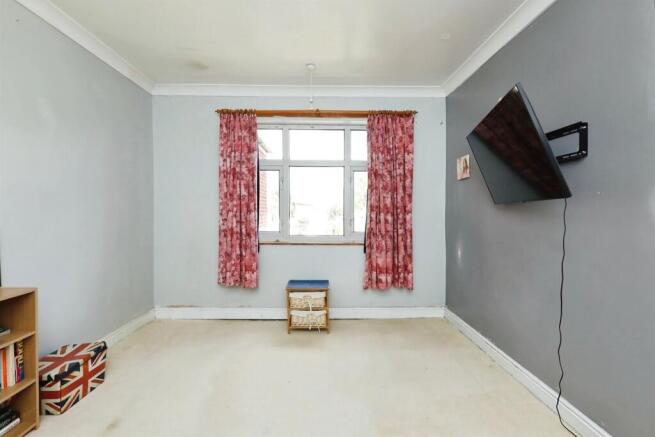 3 bed Semi-Detached for sale Image 9