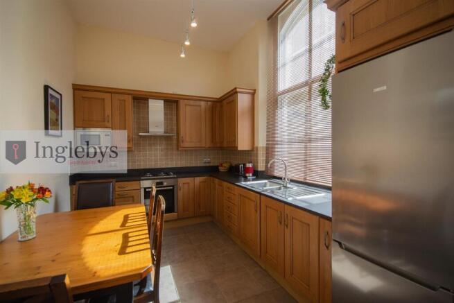 2 bed Apartment for sale Image 7
