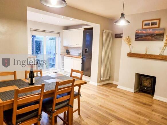 3 bed House for sale Image 4