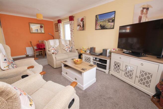 2 bed Detached Bungalow for sale Image 12