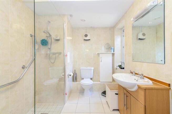 Shower Room.jpg