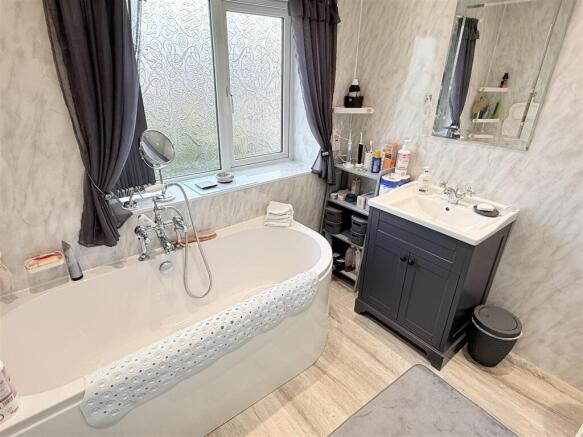 3 bed Detached for sale Image 10