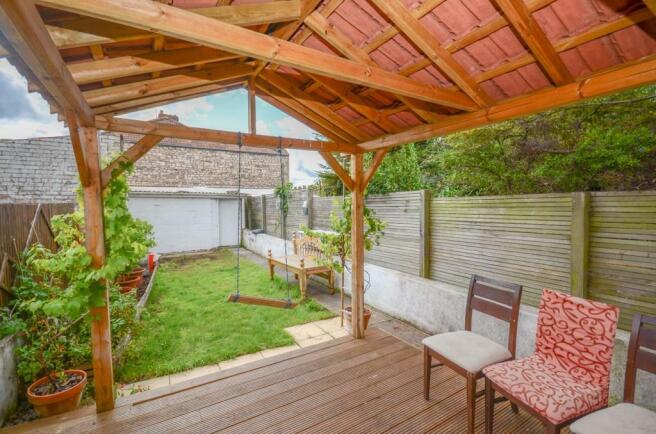 Rear garden pic 3.jpg
