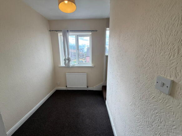 2 bed Terraced to rent Image 8