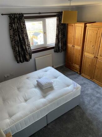 bedroom 1.JPG