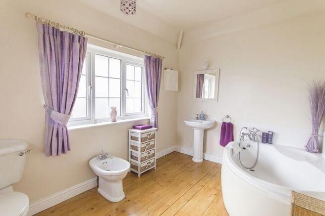 Family Bathroom 