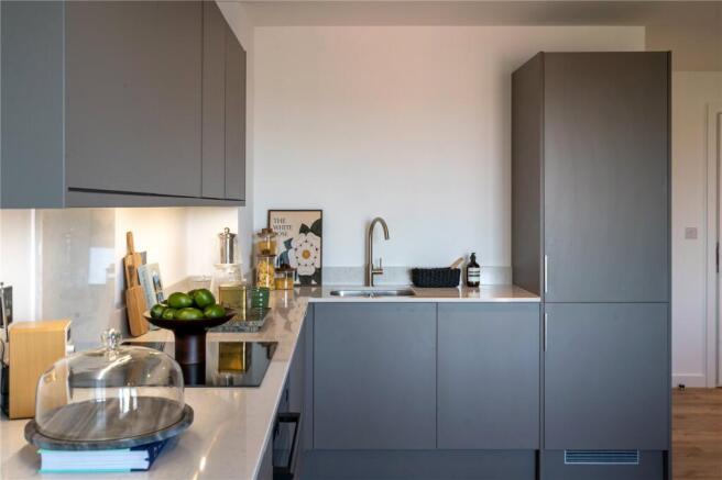 3 bed Apartment to rent Image 4
