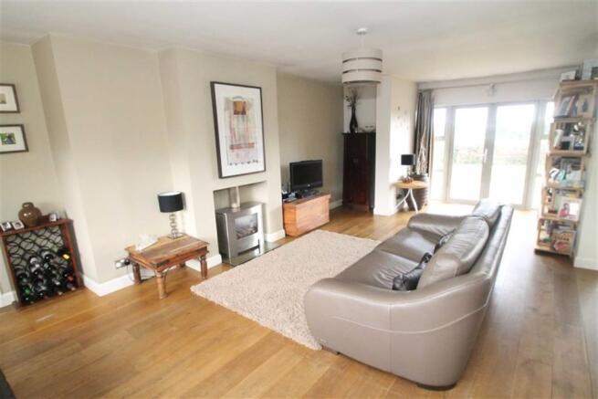 LOUNGE AREA