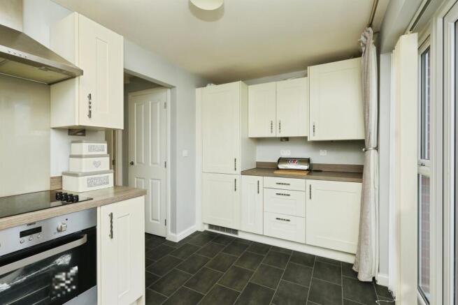 2 bed Semi-Detached for sale Image 4