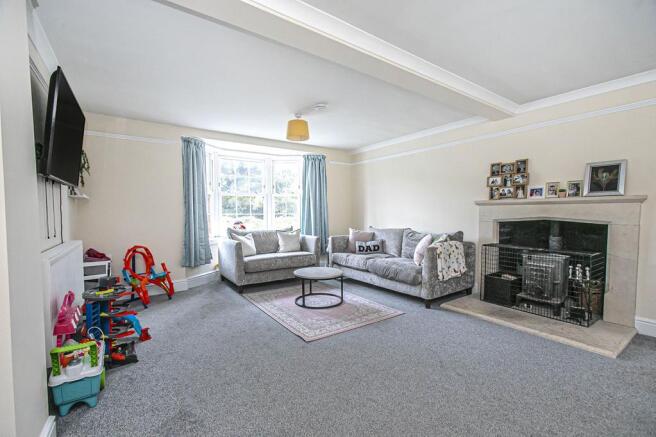 FAMILY ROOM DETAIL
