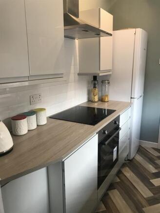3 bed Private Halls to rent Image 5