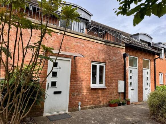 3 bed Terraced to rent Image 10