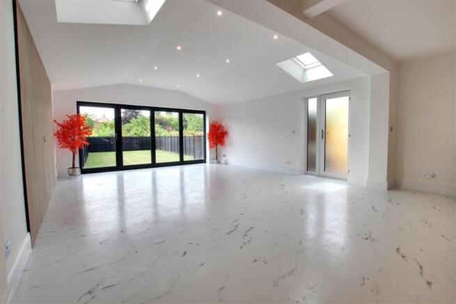 3 bed Semi-Detached for sale Image 7