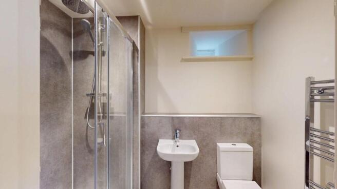 6 bed Mews to rent Image 6