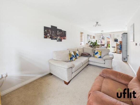 4 bed Semi-Detached for sale Image 6