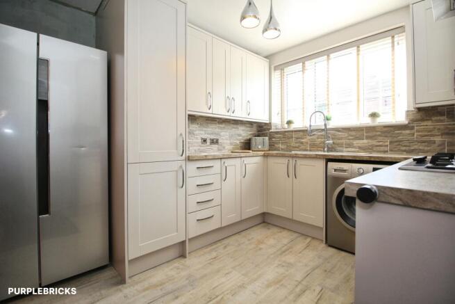 Churchfield Lane, Leeds, LS26 photo 4