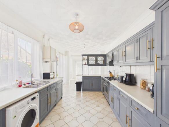 5 bed Terraced for sale Image 5