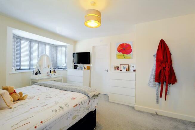 Bedroom 1_2.jpeg