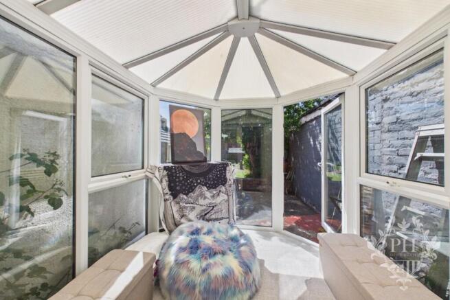2 bed Terraced for sale Image 6