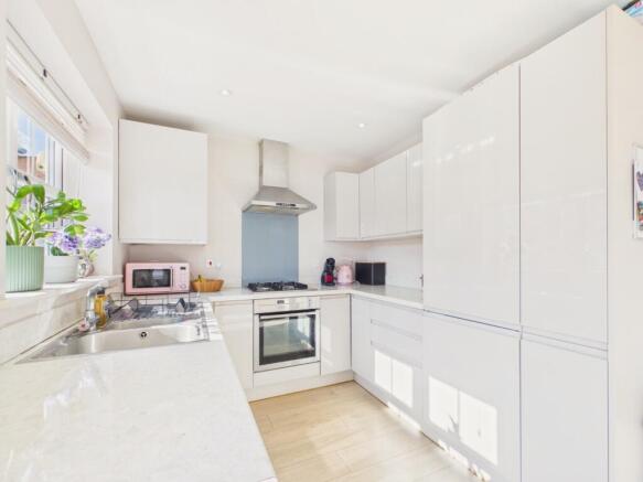 3 bed Terraced for sale Image 10