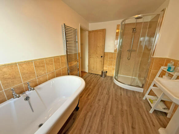 4 bed Semi-Detached for sale Image 12