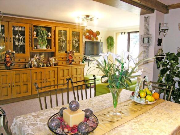 Dining Room to Snug
